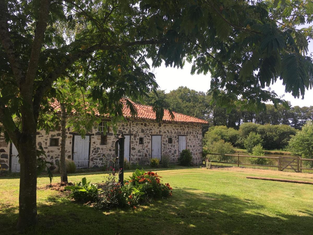 "La Maison De Villars" Au Coeur De La Nature Pressac Luaran gambar